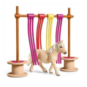 Schleich-Poni savladav sve prepreke
